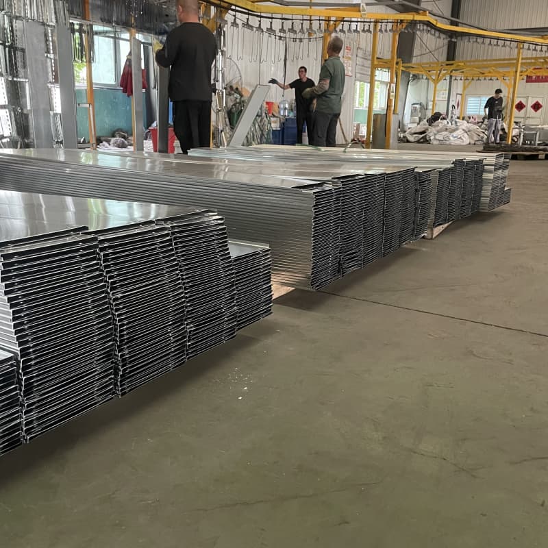 ថាសខ្សែកាប Galvanized