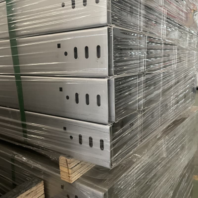 ថាសខ្សែកាបដែកអ៊ីណុក