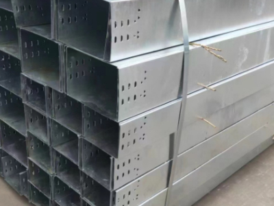 ថាសខ្សែកាបនៅខាងក្រៅ