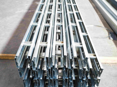 ថាសខ្សែកាប galvanized